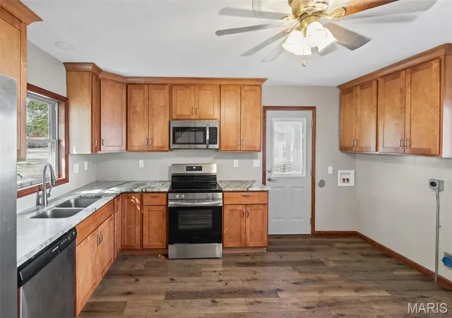 Photo 3 of Single family home for sale at 305 N Main St, Lenzburg, IL 62255 | MLS# MIS26062041 | Listing updated on 2026-09-30