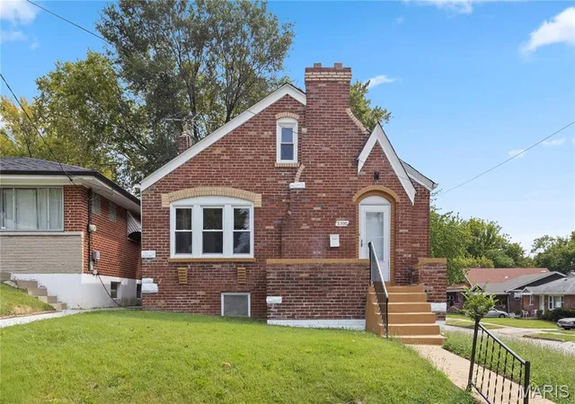 Photo 1 of Single family home for sale at 3500 Central Pl, Saint Louis, MO 63121 | MLS# MIS26062046 | Listing updated on 2026-09-27