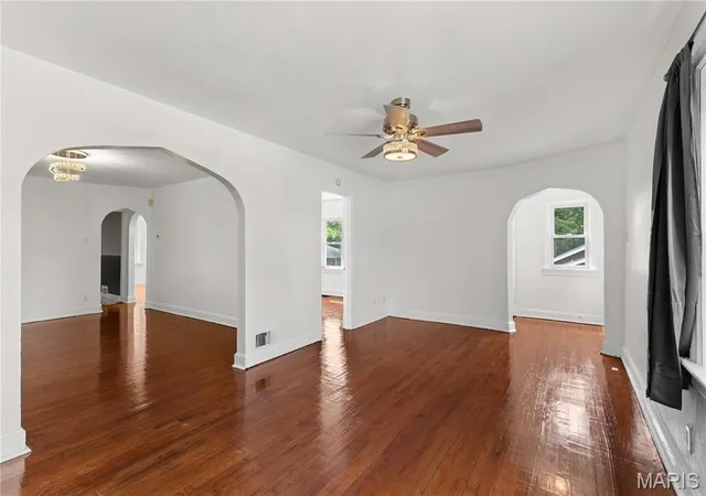 Photo 4 of Single family home for sale at 3500 Central Pl, Saint Louis, MO 63121 | MLS# MIS26062046 | Listing updated on 2026-09-27