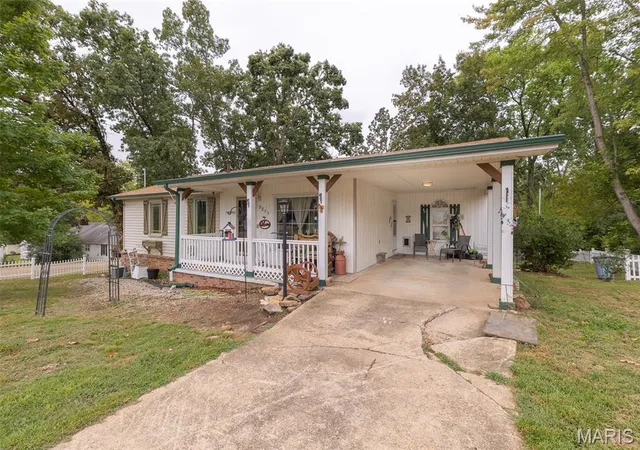 Photo 2 of Single family home for sale at 2211 Orr Rd, Poplar Bluff, MO 63901 | MLS# MIS26062049 | Listing updated on 2026-09-29