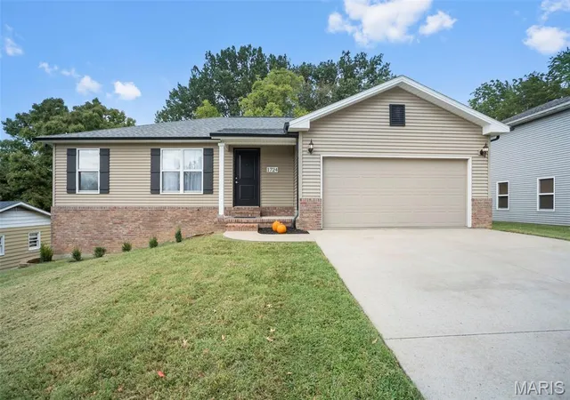 Photo 1 of Single family home for sale at 1724 Georgia St, Cape Girardeau, MO 63701 | MLS# MIS26062050 | Listing updated on 2026-10-05
