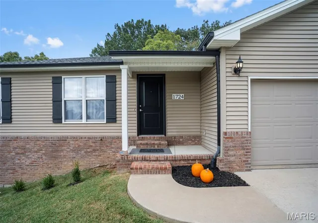 Photo 2 of Single family home for sale at 1724 Georgia St, Cape Girardeau, MO 63701 | MLS# MIS26062050 | Listing updated on 2026-10-05