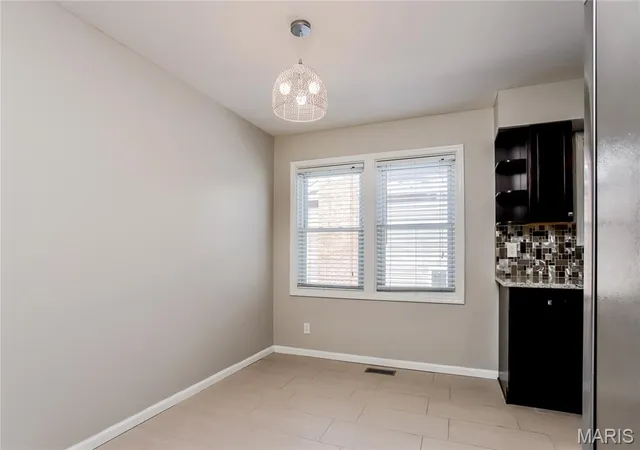 Photo 4 of Single family home for sale at 15027 Isleview Dr, Chesterfield, MO 63017 | MLS# MIS26062051 | Listing updated on 2026-09-28
