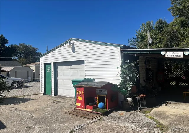 Photo 4 of Single family home for sale at 905 N 84th Street, East Saint Louis, IL 62203 | MLS# MIS26062054 | Listing updated on 2026-10-05