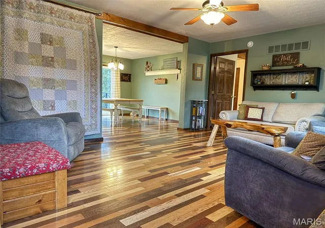 Photo 3 of Single family home for sale at 15510 Hwy Nn, Bowling Green, MO 63334 | MLS# MIS26062057 | Listing updated on 2026-10-04