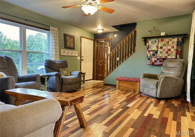 Photo 3 of Single family home for sale at 15510 Hwy Nn, Bowling Green, MO 63334 | MLS# MIS26062057 | Listing updated on 2026-10-04
