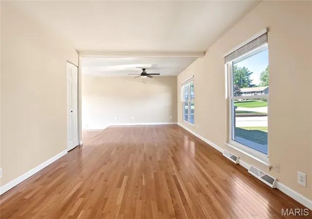 Photo 2 of Sale Pending at 4322 Heinle Dr, Saint Louis, MO 63129 | MLS# MIS26062059 | Listing updated on 2026-10-04