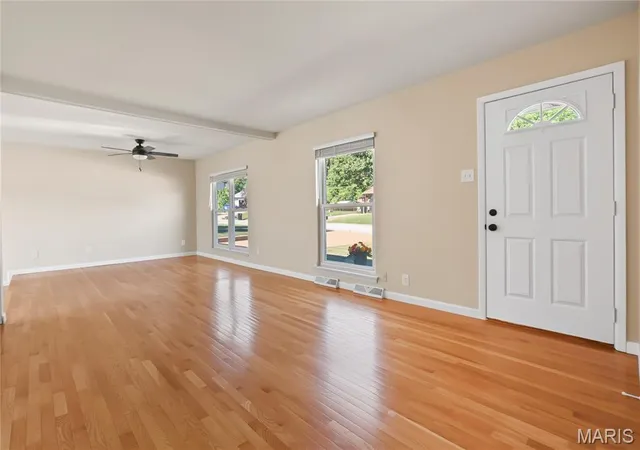 Photo 3 of Sale Pending at 4322 Heinle Dr, Saint Louis, MO 63129 | MLS# MIS26062059 | Listing updated on 2026-10-04