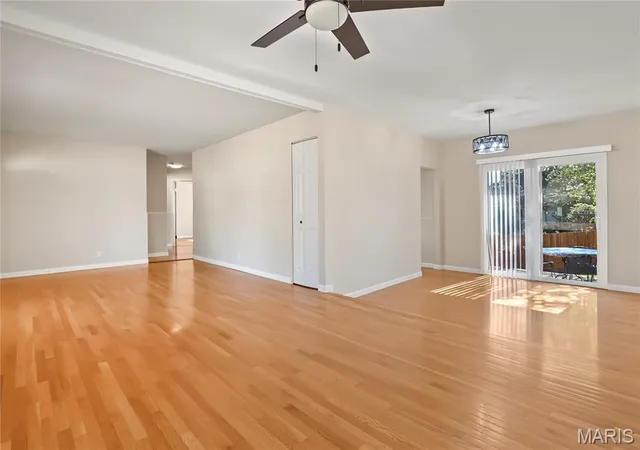 Photo 3 of Sale Pending at 4322 Heinle Dr, Saint Louis, MO 63129 | MLS# MIS26062059 | Listing updated on 2026-10-04