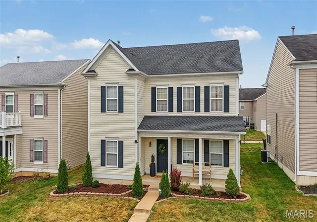 Photo 3 of Sale Pending at 1008 Glengarry Dr, Wentzville, MO 63385 | MLS# MIS26062061 | Listing updated on 2026-10-05
