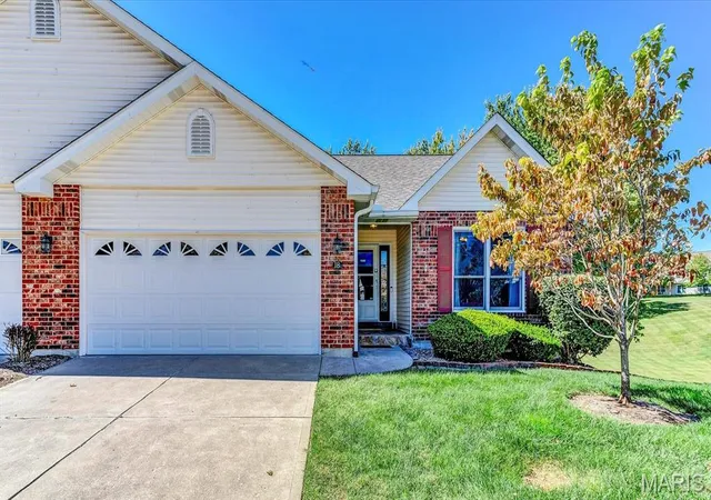 Photo 1 of Condo for sale at 18 Country Blf Ct, Saint Charles, MO 63301 | MLS# MIS26062064 | Listing updated on 2026-10-05