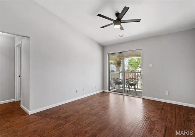 Photo 4 of Condo for sale at 1961 Marine Ter Dr #L, Saint Louis, MO 63146 | MLS# MIS26062066 | Listing updated on 2026-09-25