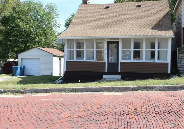 Photo 1 of Single family home for sale at 615 George St, Alton, IL 62002 | MLS# MIS26062070 | Listing updated on 2026-10-02
