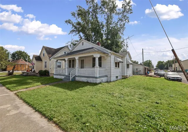 Photo 2 of Single family home for sale at 115 W Mascourtah, Okawville, IL 62271 | MLS# MIS26062071 | Listing updated on 2026-10-01