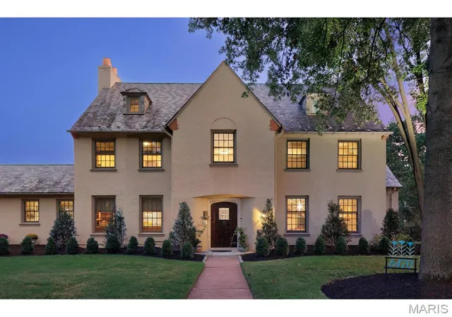 Photo 1 of Sale Pending at 6470 Ellenwood Ave, Saint Louis, MO 63105 | MLS# MIS26062084 | Listing updated on 2026-10-19