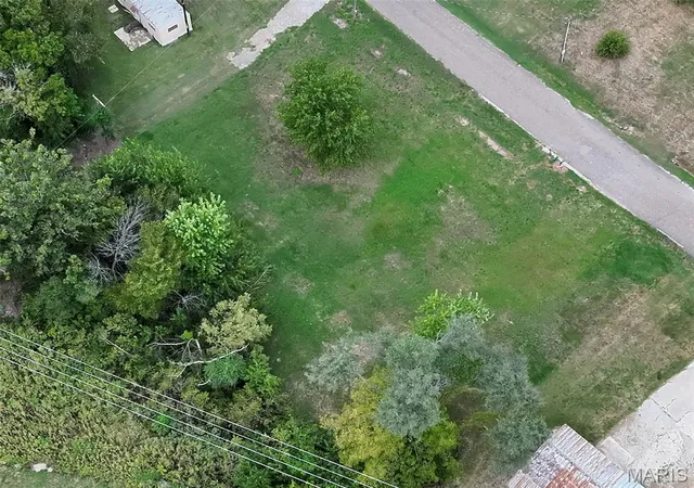 Photo 3 of Sale Pending at 500 Hill St, Perry, MO 63462 | MLS# MIS26062085 | Listing updated on 2026-10-05
