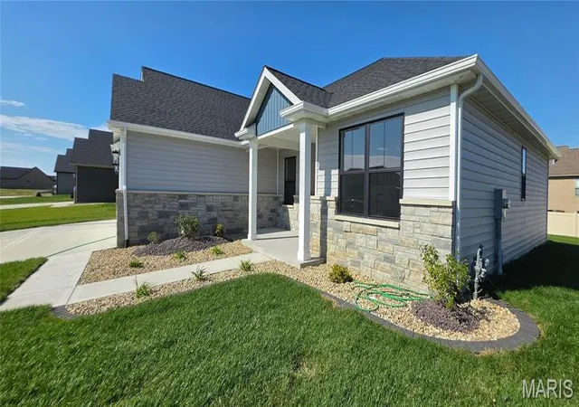 Photo 3 of Single family home for sale at 312 George Bush Blvd, Troy, IL 62294 | MLS# MIS26062090 | Listing updated on 2026-10-29