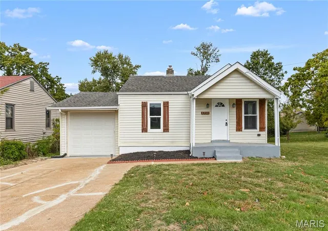 Photo 1 of Single family home for sale at 10591 Clarendon Ave, Saint Louis, MO 63114 | MLS# MIS26062096 | Listing updated on 2026-10-04