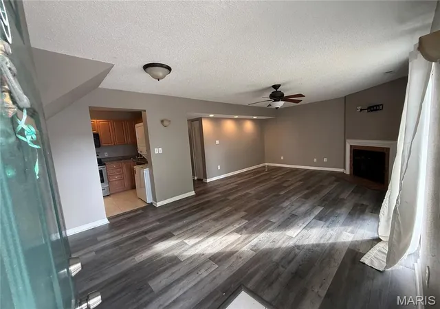 Photo 3 of Condo for sale at 9119 N Swan Cir, Saint Louis, MO 63144 | MLS# MIS26062100 | Listing updated on 2026-10-10