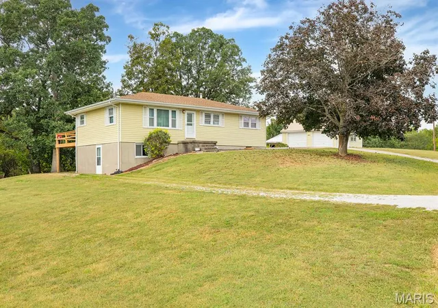 Photo 3 of Single family home for sale at 33877 Delhi Rd, Brighton, IL 62012 | MLS# MIS26062108 | Listing updated on 2026-10-06