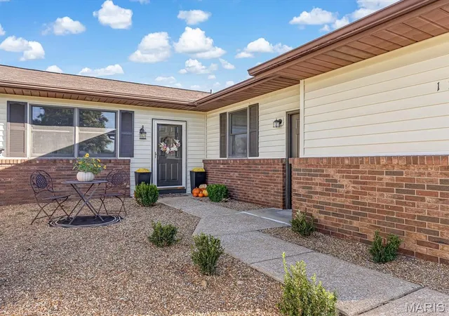 Photo 3 of Single family home for sale at 1116 Rueck Rd, Columbia, IL 62236 | MLS# MIS26062109 | Listing updated on 2026-10-08