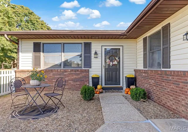 Photo 3 of Single family home for sale at 1116 Rueck Rd, Columbia, IL 62236 | MLS# MIS26062109 | Listing updated on 2026-10-08