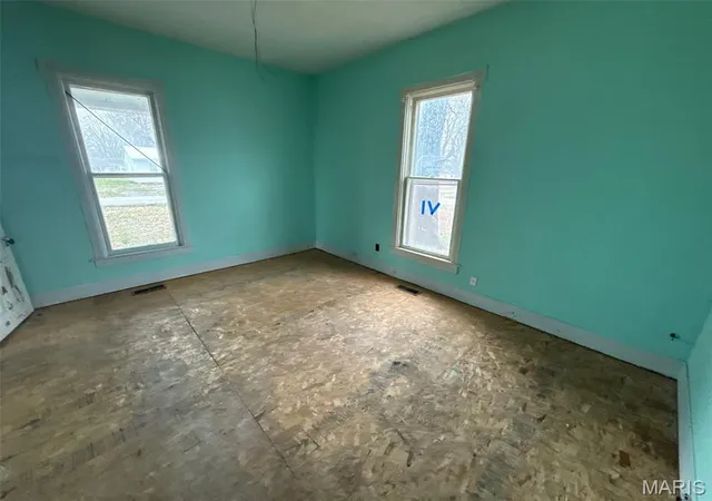 Photo 3 of Single family home for sale at 211 S 6th Street, Deepwater, MO 64740 | MLS# MIS26062111 | Listing updated on 2026-10-08