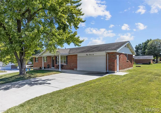 Photo 1 of Single family home for sale at 3026 Mamelles Dr, Saint Charles, MO 63301 | MLS# MIS26062113 | Listing updated on 2026-10-04