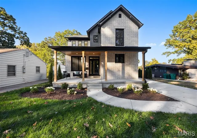 Photo 3 of Single family home for sale at 335 Southside Ave, Saint Louis, MO 63119 | MLS# MIS26062116 | Listing updated on 2026-10-23