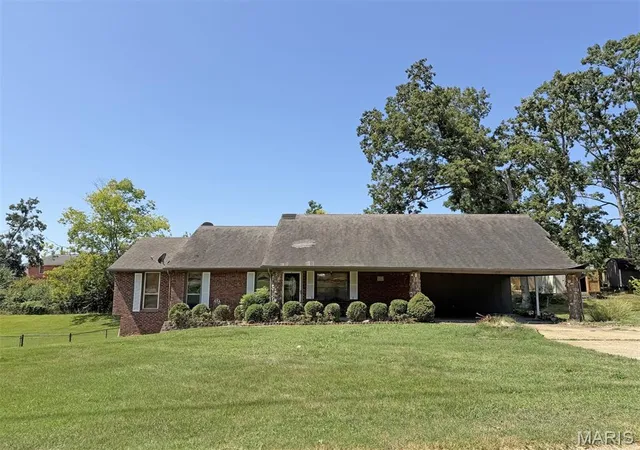 Photo 1 of Single family home for sale at 2033 Meadows Rd, Poplar Bluff, MO 63901 | MLS# MIS26062118 | Listing updated on 2026-09-26