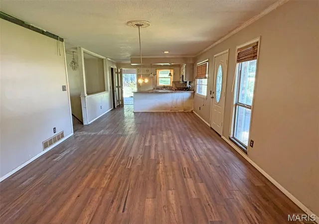 Photo 3 of Single family home for sale at 2033 Meadows Rd, Poplar Bluff, MO 63901 | MLS# MIS26062118 | Listing updated on 2026-09-26