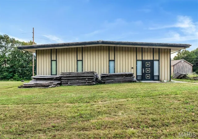 Photo 1 of Single family home for sale at 3010 Sherri Ln, Imperial, MO 63052 | MLS# MIS26062119 | Listing updated on 2026-09-25