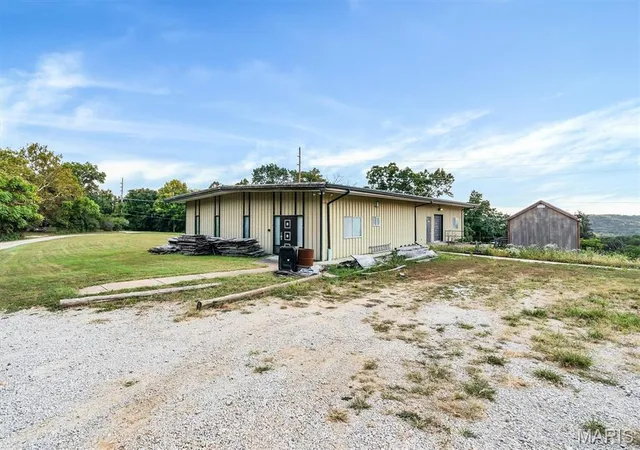 Photo 2 of Single family home for sale at 3010 Sherri Ln, Imperial, MO 63052 | MLS# MIS26062119 | Listing updated on 2026-09-25