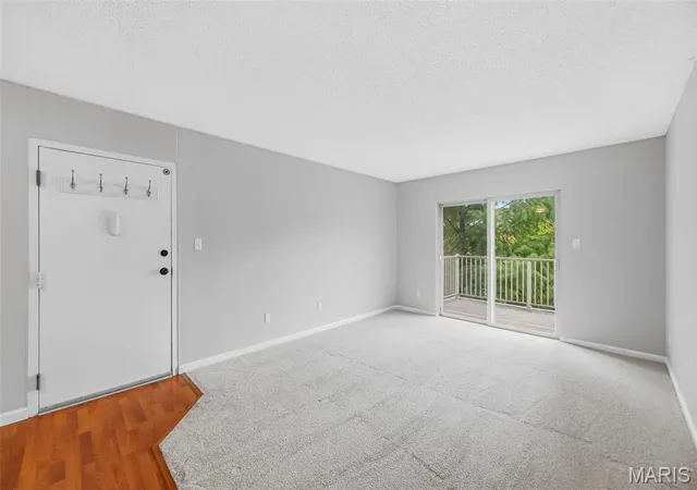 Photo 3 of Condo for sale at 1445 Willow Brk Cvs #9, Saint Louis, MO 63146 | MLS# MIS26062122 | Listing updated on 2026-10-05