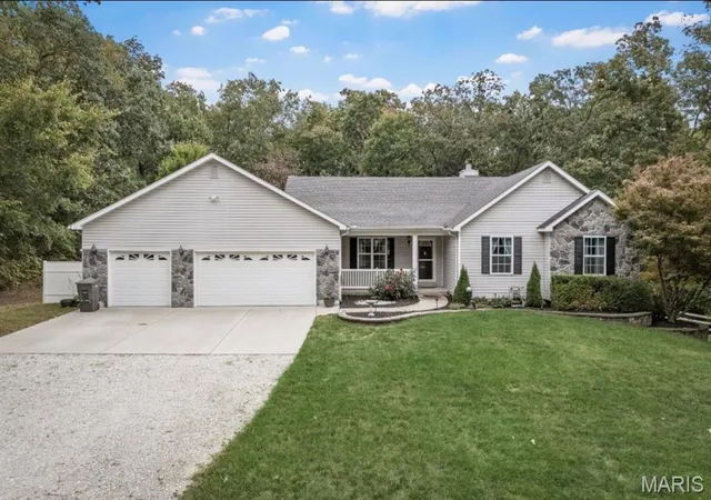 Photo 1 of Single family home for sale at 28796 N Oak Dr, Wright City, MO 63390 | MLS# MIS26062127 | Listing updated on 2026-09-26