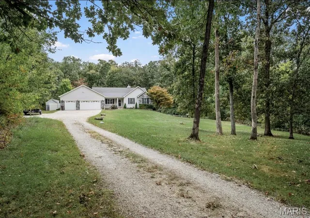Photo 2 of Single family home for sale at 28796 N Oak Dr, Wright City, MO 63390 | MLS# MIS26062127 | Listing updated on 2026-09-26