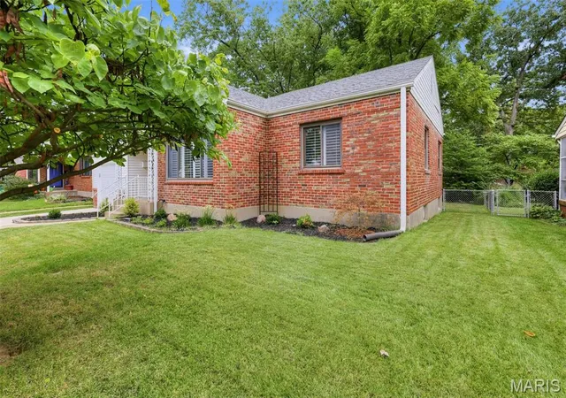 Photo 2 of Single family home for sale at 1200 Selma Ave, Saint Louis, MO 63119 | MLS# MIS26062128 | Listing updated on 2026-09-29