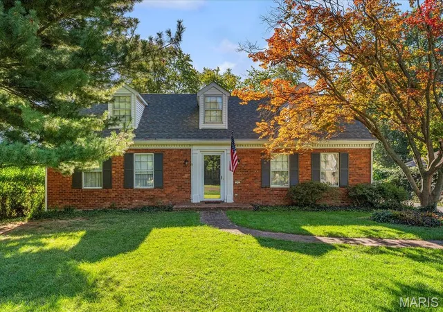Single family home for sale at 140 Orchard Dr, Belleville, IL 62221 | MLS# MIS26062136
