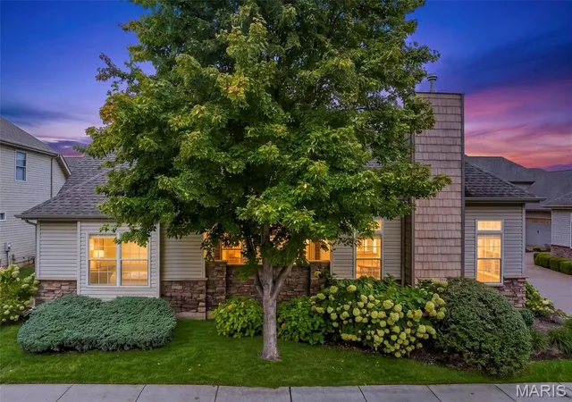 Photo 3 of Single family home for sale at 1264 Harmony Lake Dr, Saint Peters, MO 63376 | MLS# MIS26062137 | Listing updated on 2026-09-26