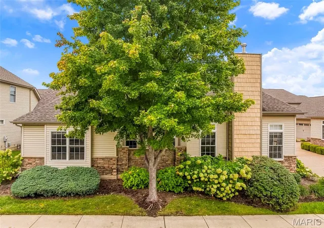 Photo 3 of House for sale at 1264 Harmony Lake Dr, Saint Peters, MO 63376 | MLS# MIS26062137 | Listing updated on 2026-09-26