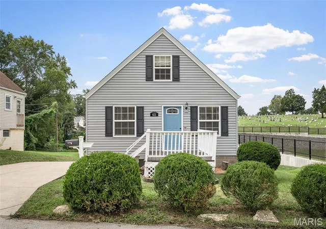 Single family home for sale at 613 Schaefer Pl, Saint Charles, MO 63301 | MLS# MIS26062142