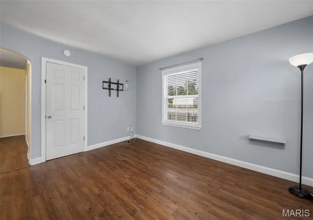 Photo 2 of Single family home for sale at 613 Schaefer Pl, Saint Charles, MO 63301 | MLS# MIS26062142 | Listing updated on 2026-10-04