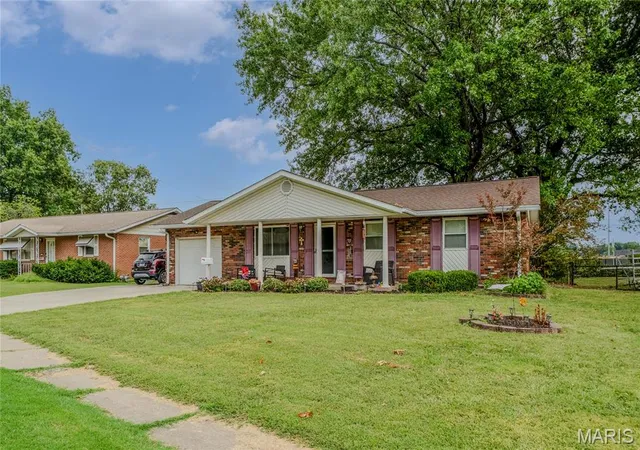 Photo 2 of Single family home for sale at 3308 Colgate Pl, Granite City, IL 62040 | MLS# MIS26062146 | Listing updated on 2026-09-29