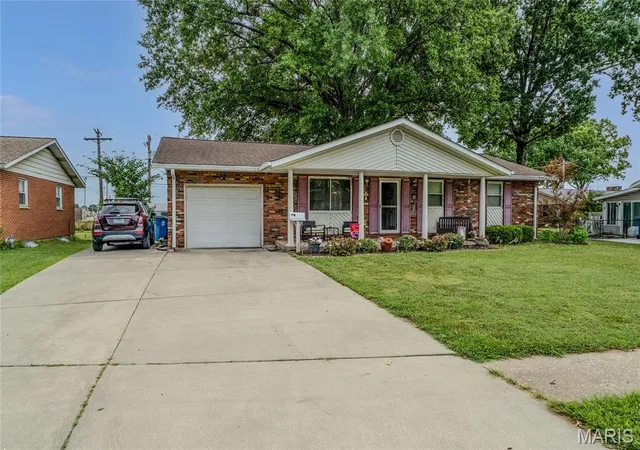 Photo 3 of Single family home for sale at 3308 Colgate Pl, Granite City, IL 62040 | MLS# MIS26062146 | Listing updated on 2026-09-29