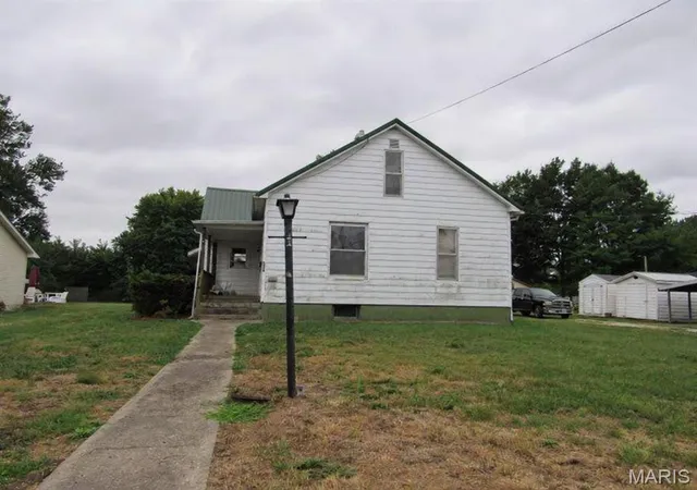 Photo 1 of Single family home for sale at 549 W Bridgeport St, White Hall, IL 62092 | MLS# MIS26062151 | Listing updated on 2026-09-26