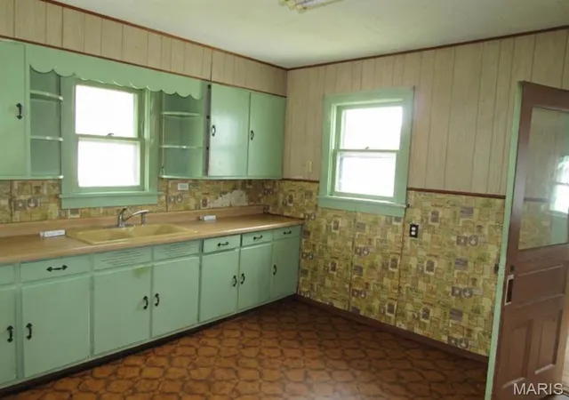 Photo 4 of Single family home for sale at 549 W Bridgeport St, White Hall, IL 62092 | MLS# MIS26062151 | Listing updated on 2026-09-26