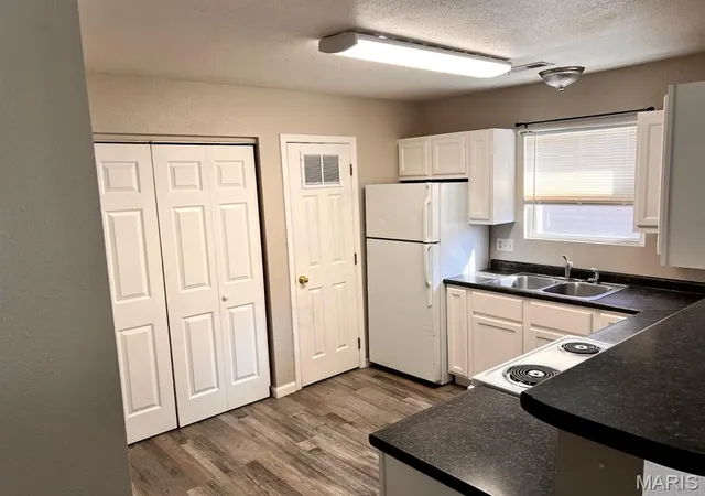 Photo 2 of Multi family home for sale at 206 Kronos Dr, De Soto, MO 63020 | MLS# MIS26062155 | Listing updated on 2026-09-28