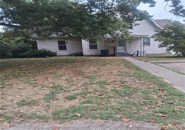 Photo 2 of Single family home for sale at 511 S West St, Carlinville, IL 62626 | MLS# MIS26062158 | Listing updated on 2026-10-09