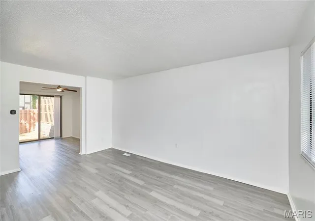 Photo 3 of Sale Pending at 3002 San Souci Dr #3002, Lake Saint Louis, MO 63367 | MLS# MIS26062159 | Listing updated on 2026-10-05