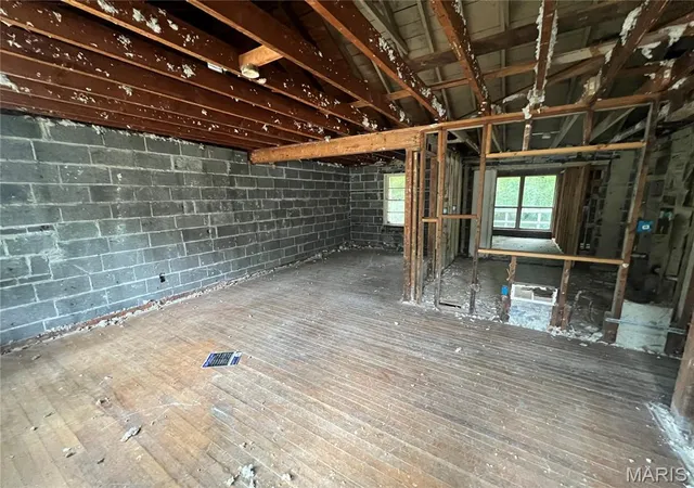 Photo 3 of Single family home for sale at 226 S Marguerite Ave, Saint Louis, MO 63135 | MLS# MIS26062160 | Listing updated on 2026-09-28